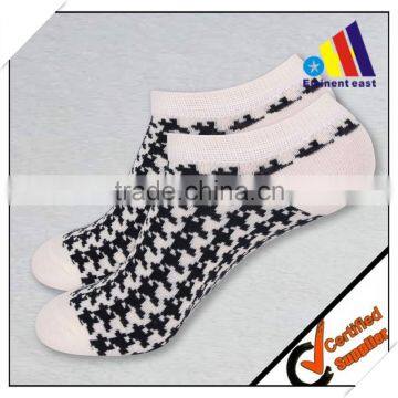 Houndstooth patteran jacquard couple ankle socks