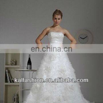 EB1100 Very full tulle with modest lace wedding gowns