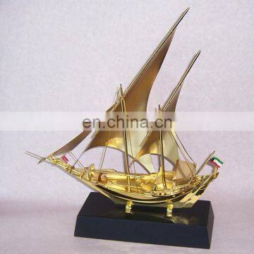 Good Quality Metal Ship Model Plated In Gold With Kuwait Flag For Home Decoration