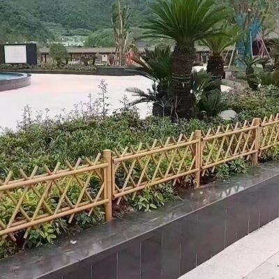 Elegante valla de granja imitación de bambú para recintos exteriores elegantes