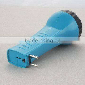 2015 New Low Price 1W Led Plastic Flashlight With Plug photo-2