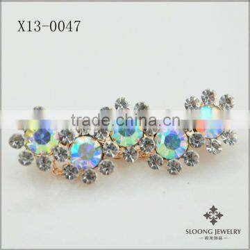 New Design Beautiful Crystal Brooch with Shiny Glass and Alloy Chain