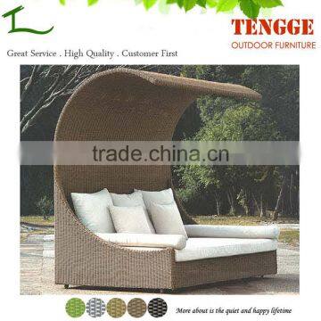 YH-8176 Outdoor beach wicker lounge bed round small rattan bed