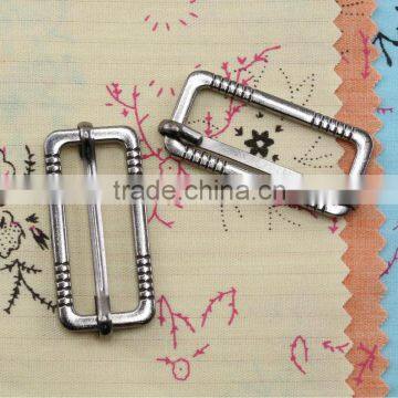 Barrel plating nickel metal buckles with pin in centra