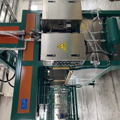 Double-cylinder Double-station Feeding Forming Machine photo-3