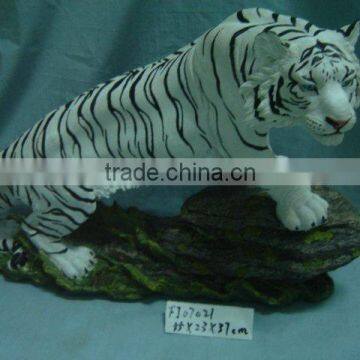 polyresin white tiger