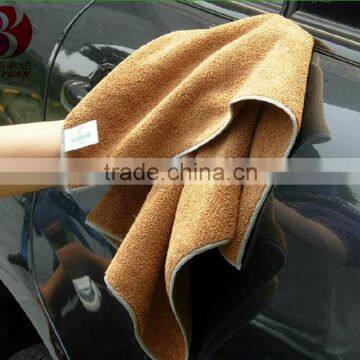 Professional microfiber towel car wash with hand cloth