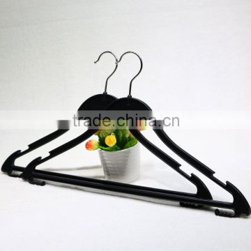 Bulk black plastic suit hanger for hotel