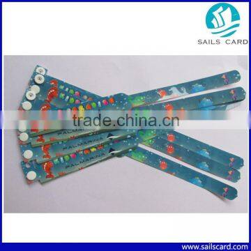 QF-022 PP Synthetic paper material NFC ntag203 chip wristband