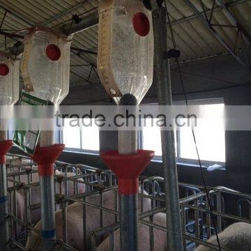 ^Metering drop feeder feeding system can control feed for pigs/cows