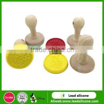 3D Custom Silicone Cookie Stamp With Wooden Handle Eco-friendly Food Grade Cute Silicone Cookie Stamp