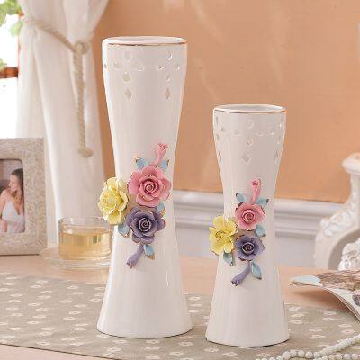 Chinese Fresh White Red Rose Hollow Out Gilded Hand Made Ceramic Vase For Wedding Gift