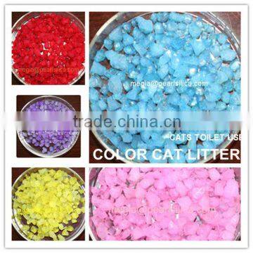 White with 3% blue/pink/green/purple colored crystal cat litter