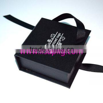 Free sample black custom chipboard gift paper box