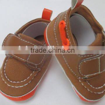 Moccasin canvas baby shoe