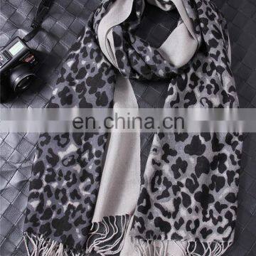 Factory Wholesale 2017 Latest Design Women Leopard Printing 100% Wool Scarf Autumn Winter Lady Fashion Long Tassel Wool Shawl