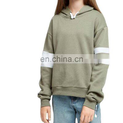 Hot Selling Women Sport Basics Pullover Sweatshirt Front Patch Pocket Cropped Hoodie ladies crop top hoodies