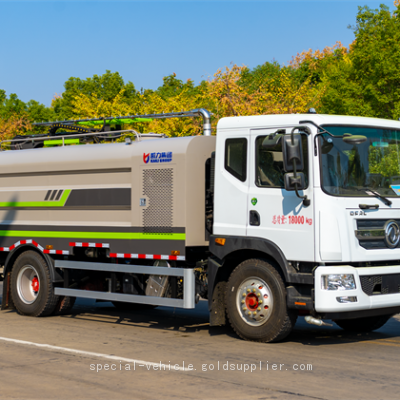 Dongfeng 4 * 2 photovoltaic panel cleaning vehicle with a capacity of 12 cubic meters