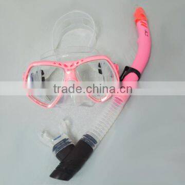 A standard diving mask and snorkel set for adults and too many colorful can choose for beauties diving set