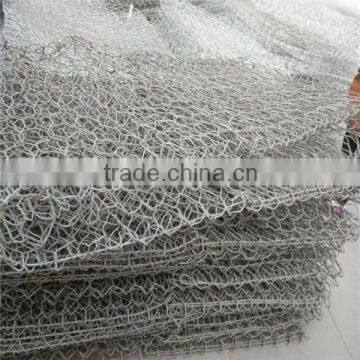 Hexagonal wire mesh gabion box