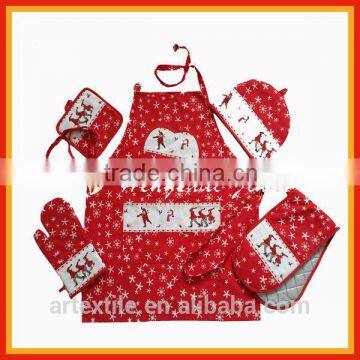 Christmas nativity set of apron ovenmitt and hat potholder