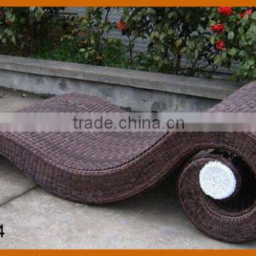 Chic Wicker Chaise Lounge Daybed Pool Side Use