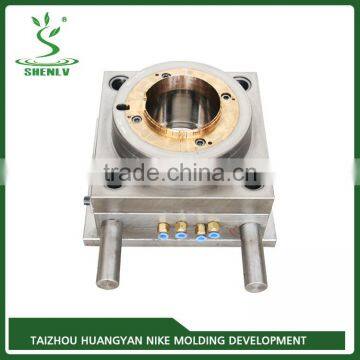 2017 China factory price high quality trending hot paint container injection mould manufacturer