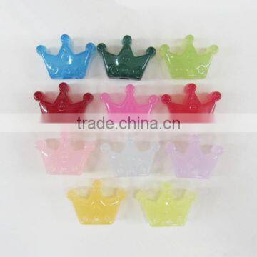 Custom little girl crown acrylic charms cheap eco-friendly plastic crown charms for children jewelry accessories