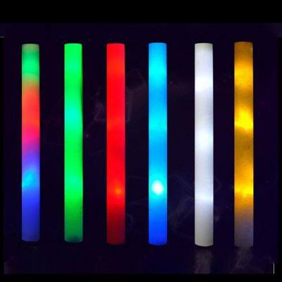 Batons lumineux pour mariage, anniversaire, colorés avec 3 lumières LED clignotantes, batons en mousse, fournitures de fête LED personnalisables avec logo