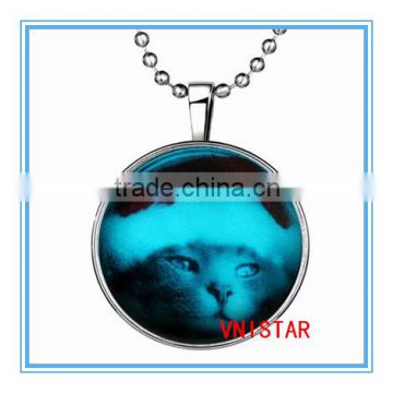 Vnistar wholesale Latest Christmas jewelry Luminous necklace lovely cat pendent for party VN023