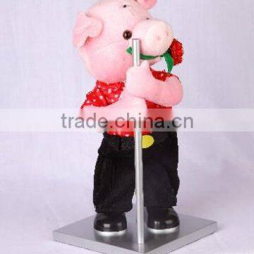 rose pole dancing pig