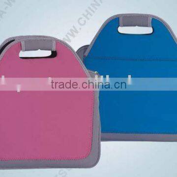 Laptop sleeve with handle