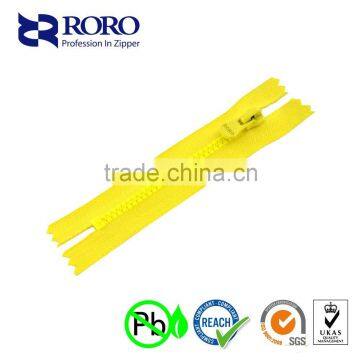 RORO112201No.3 plastic close-end zipper with puller design by customer