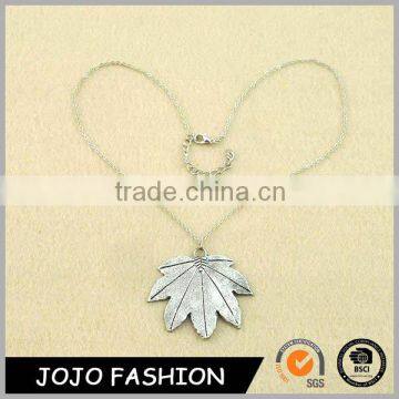 Trendy Silver Tone Metal Leaf Simple Pendant Chain Necklace