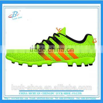 OEM Glaring men's soccer shoes with spike sole fashionable design football shoes