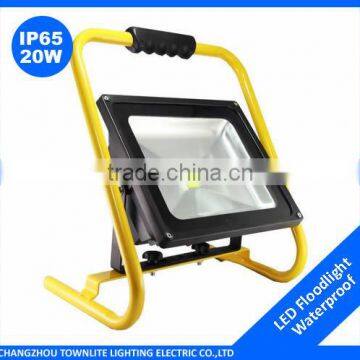 Portable flood light