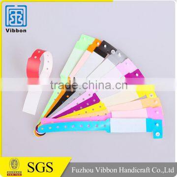 Custom design new fashion competitive price plastic cuff bracelet