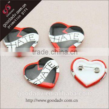 Fashion accessories pin badges cheap souvenir heart shaped pin badges                        
                                                Quality Choice