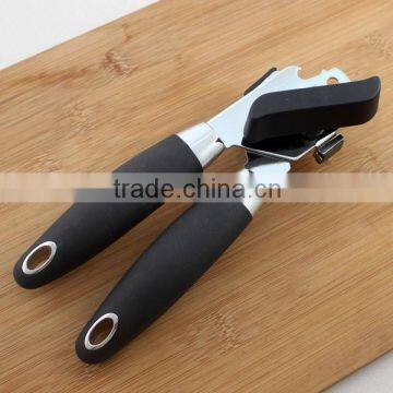 Soft touch can opener in black