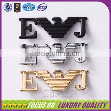 Nick-free finish plating embossed gold sewing metal label