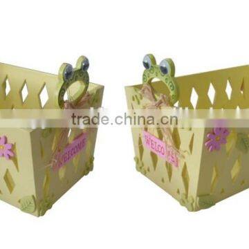 Easter Wooden fruit box with frog decoration for home decorative