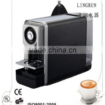 Automatic capsule coffee machine