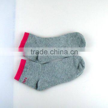 Factory Cotten Hot Sale Cute Grey Color Women Socks Red Color in the Welt photo-3