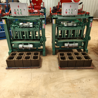 Small Mobile Auto Brick Making Machine Concrete Brick Laying Machine Cement Block Make Machine Brick Moulding Machine photo-3