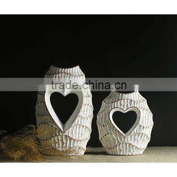 Jiayi art hollow heart-shaped high-grade resin vase ornaments European modern creative crafts decorations ornaments wild