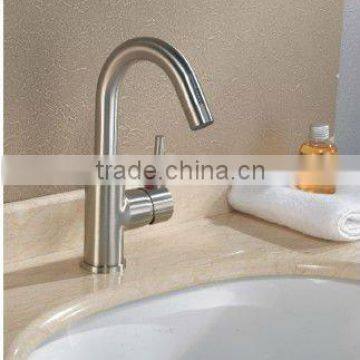 86101 Single handle lavatory faucet