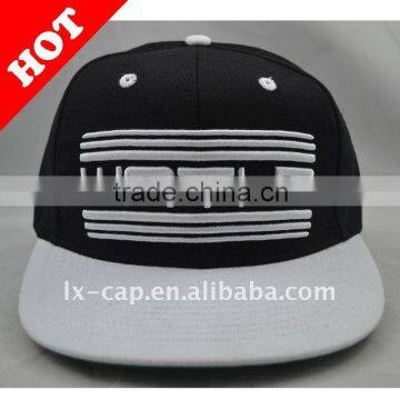 Snapback flat brim cap