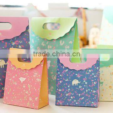 different colours Gift paper Packaging Bag with handlle with factory price