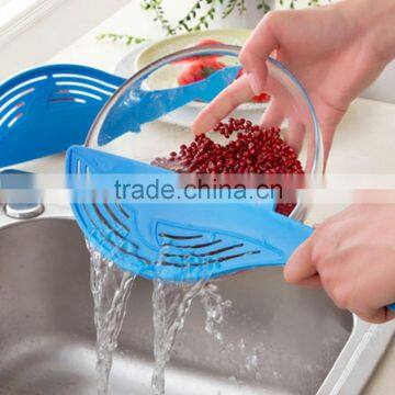 Creative Whale Shape Lever Drainage Rack Wash Rice Is Rice Washing Sieve Kitchen Gadgets Multicolor