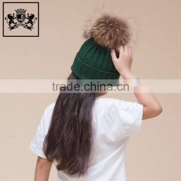 Lastest Design Uk Style Crochet Beanie Child Winter Hats With Top Raccoon Fur Pom Pom